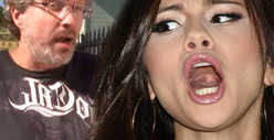 Selena Gomez' Obsessed Fan: I'm a Danger to Selena!  