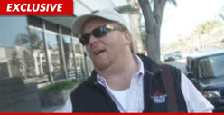 Mario Batali Accused of Condoning Sexual Harassment in Butt-Slapping Lawsuit