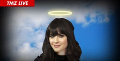 Zooey Deschanel -- Thriftiest Celeb EVER