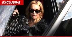 Lindsay Lohan -- Cutting It Close with Probation
