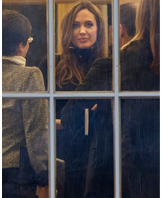 Brad Pitt & Angelina Jolie Hang with Obama in Oval Office!