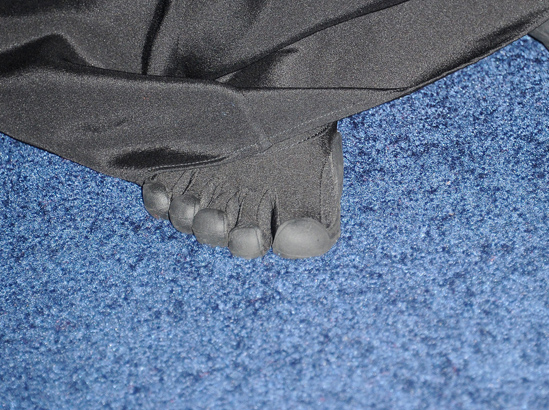 1006_toes