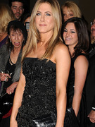 Jennifer Aniston: Sexy Little Black Dress at DGA Awards!