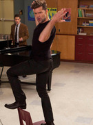 "Glee" Sneak Peek: Ricky Martin Covers LMFAO Hit!