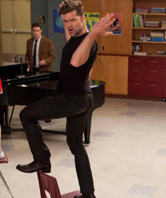 "Glee" Sneak Peek: Ricky Martin Covers LMFAO Hit!