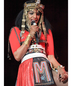 Apologies from NFL, NBC after M.I.A. flips bird