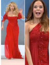 Rose McGowan & Christie Brinkley Get Tripped Up on Runway!
