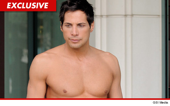 0227_joe_francis_shirtless