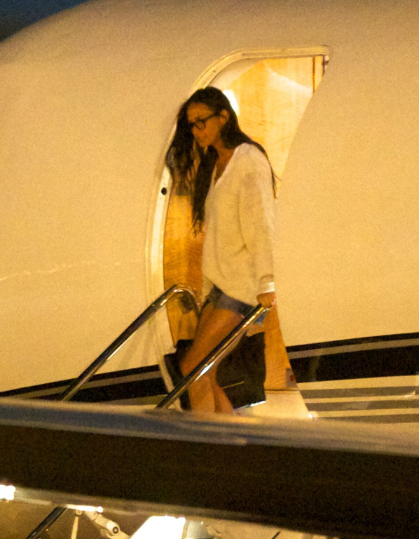 Demi Moore -- Returns to L.A. after Treatment