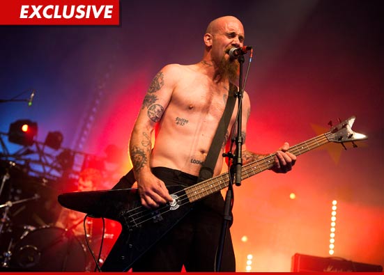 Queens of the Stone Age bassist Nick Oliveri insists he...