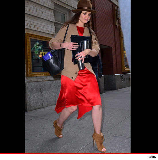 0328_katie_holmes_style