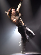 Tom Cruise Sings Bon Jovi in New "Rock of Ages" Trailer!