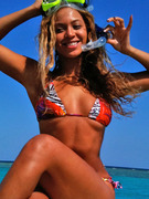 Beyonce Shares Personal Photos on New Website!