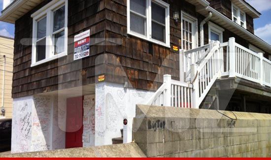 Jersey Shore House Vandalized - We Love You Snooki