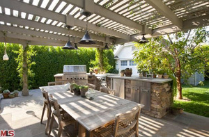 Lea Michele's Cool New Crib