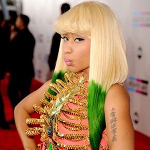 Nicki Minaj -- Wiggin' Out!