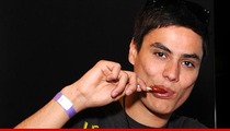 'Twilight' Star Kiowa Gordon -- How DARE You Post My Penis Pics!!!
