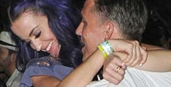 Katy Perry & Robert Ackroyd -- Sucking Face at Coachella