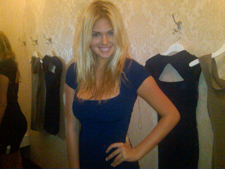 Kate Upton's Sexy Twit Pics