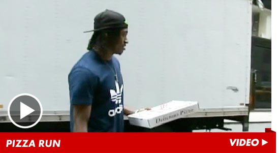 0427-rg3-pizza-run-robert-griffin