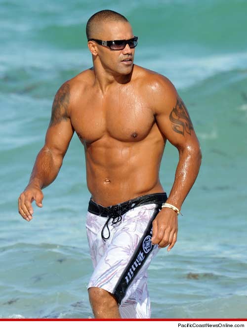 Shemar Moore shirtless at the beach