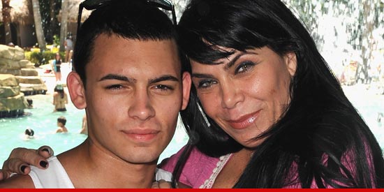 0505_Renee-Graziano-and-AJ-Paga_getty_v2