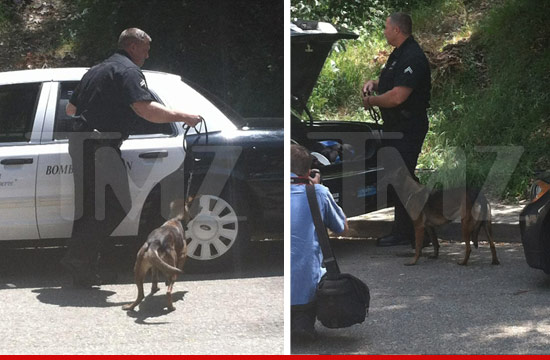 0510_clooney_obama_k9