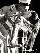 Video: Katy Perry Kisses Marine During Fleet Week!