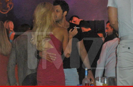 0529_Peta_Murgatroyd_Maksim_Chmerkovskiy_tmz
