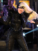Lady Gaga Suffers Concussion During Show