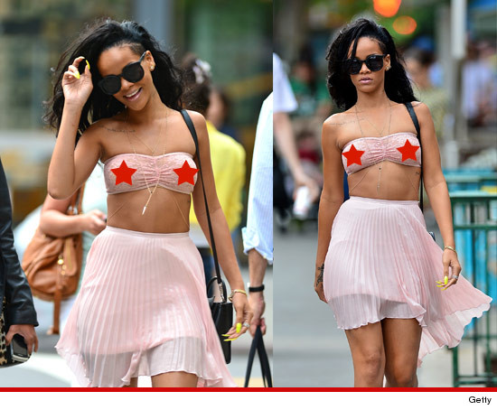 0612_rihanna_shirt_boobs_stars