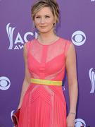 Sugarland's Jennifer Nettles Pregnant with First Child!