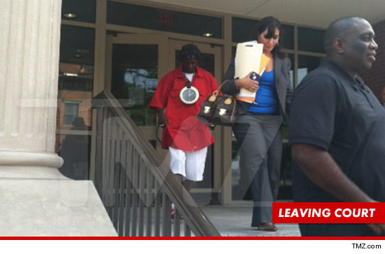 0619_flavor_flav_leaving_court_tmz