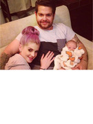 Kelly Osbourne Tweets Adorable Family Photo!