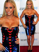 Kendra Wilkinson Celebrates Birthday In Las Vegas!