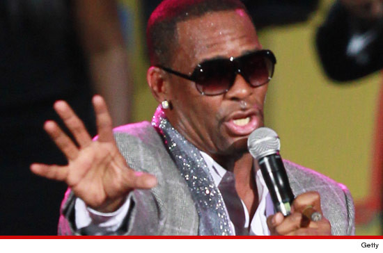 http://ll-media.tmz.com/2012/06/27/0627-r-kelly-getty-3.jpg