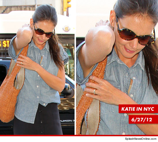 0629_katie_holmes_nyc_article_2