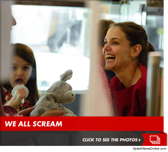 0704_suri_cruise_katie_holmes_splash_launch