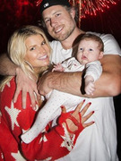 Jessica Simpson Shares Cute Family Photo