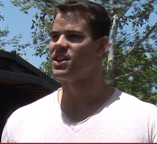 0708_kris_humphries_tmz