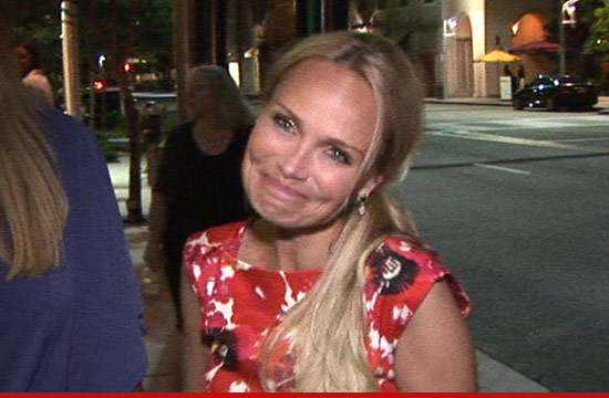 0711_kristin_chenoweth_ipad_4