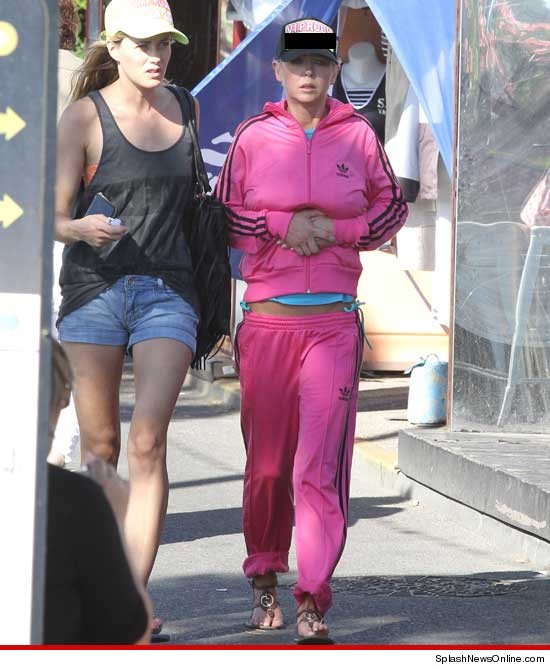 0720_tara_reid_Splash
