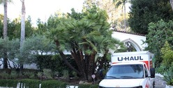 Robert Pattinson -- UHauling Ass Out of House with Kristen Stewart