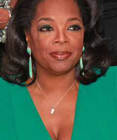 Oprah Winfrey Shows Off Her Natural Hair