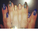 Beyonce Shows Love for Jay-Z … on Her Nails!