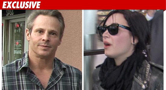 1226-demi-levato-steve-hirsh-tmz-ex-3