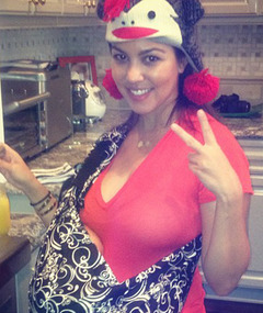 Kim Kardashian Tweets Pic of Kourtney & Baby Penelope
