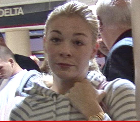 0830_leann_rimes_tmz