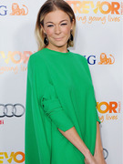 LeAnn Rimes Enters Treatment Facility For "Anxiety and Stress"