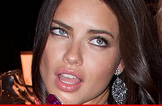 0831_adriana_lima_01